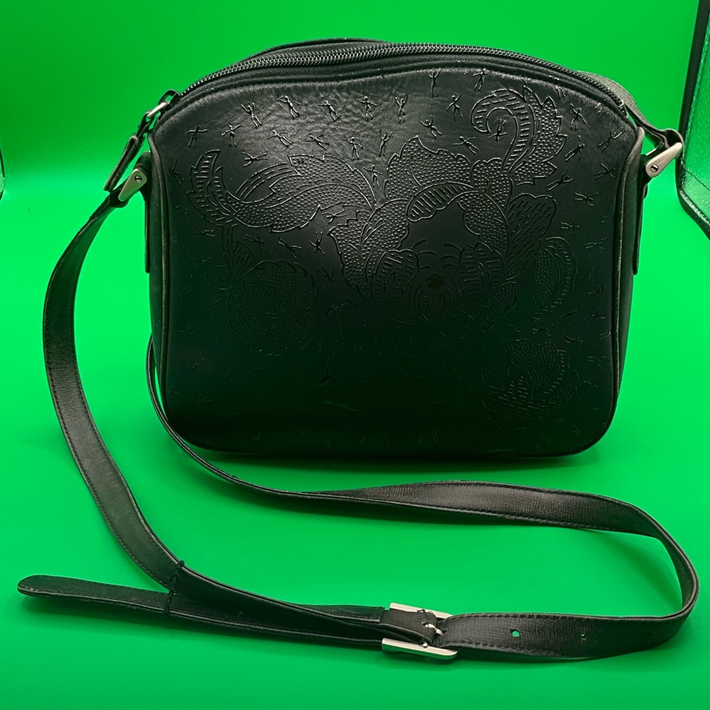 A Very Beautiful Indenya Japan Black Leather Crossbody Handbag